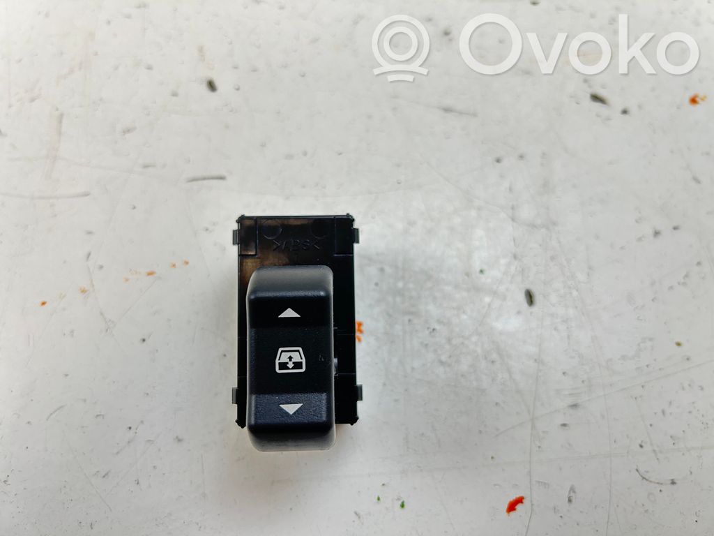 Mitsubishi L200 Interruptor del elevalunas eléctrico 