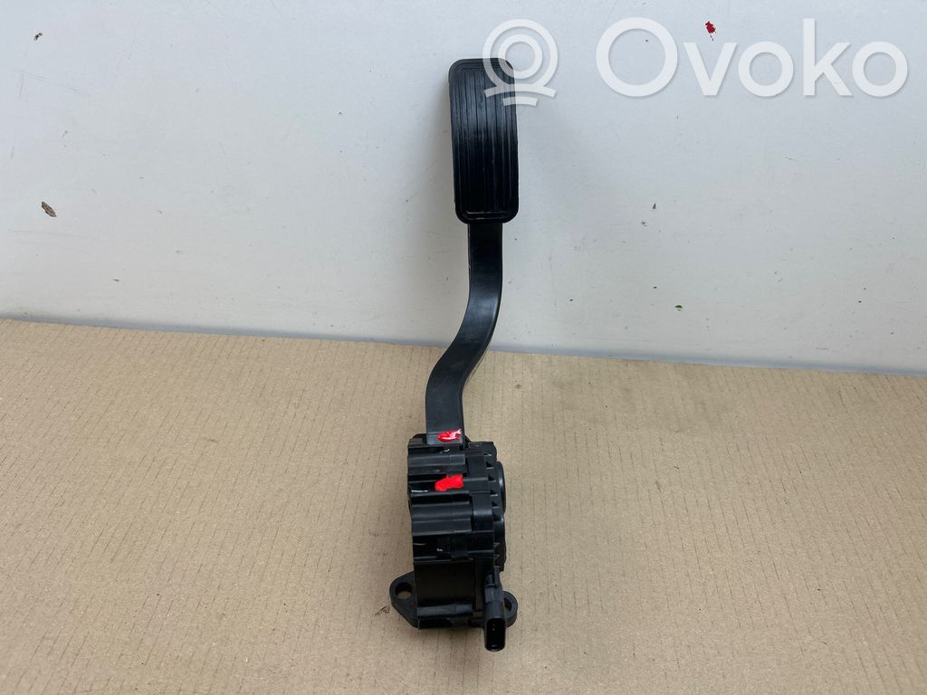 Tesla Model Y Akceleratoriaus pedalas 