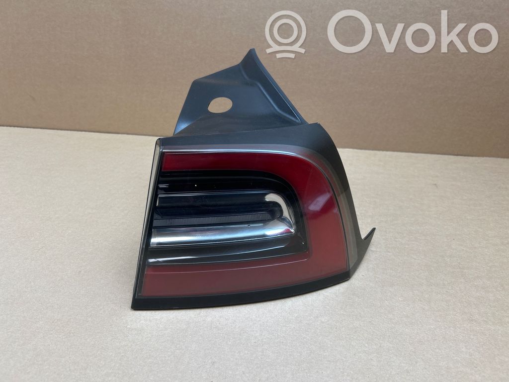 Tesla Model Y Lampa tylna 