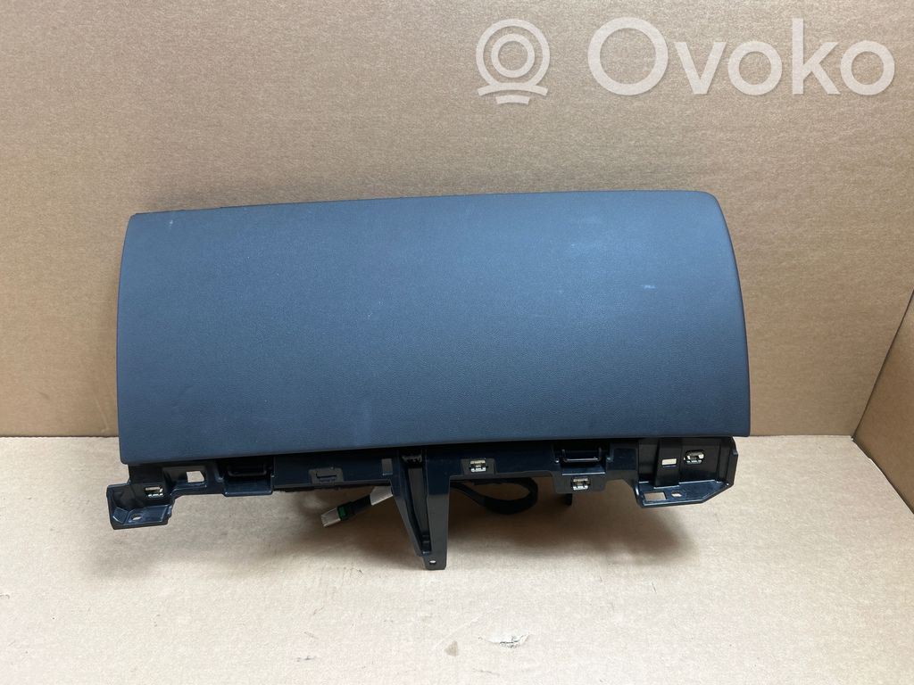 Tesla Model Y Handschuhfach 