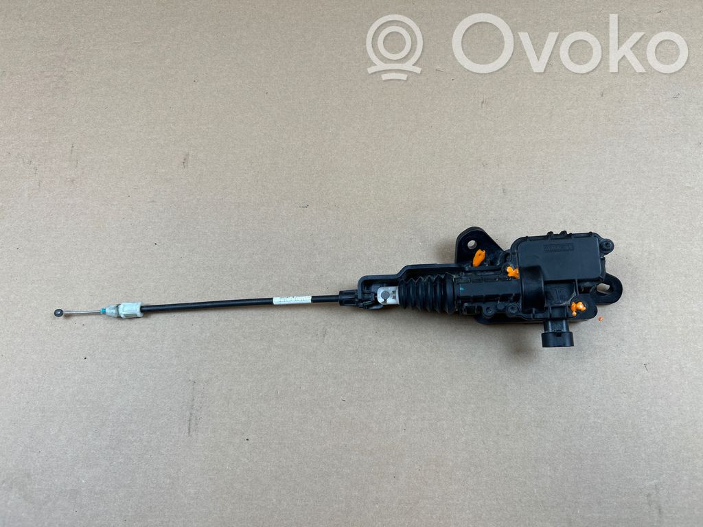 Tesla Model Y Dzinēja pārsega slēdzene 
