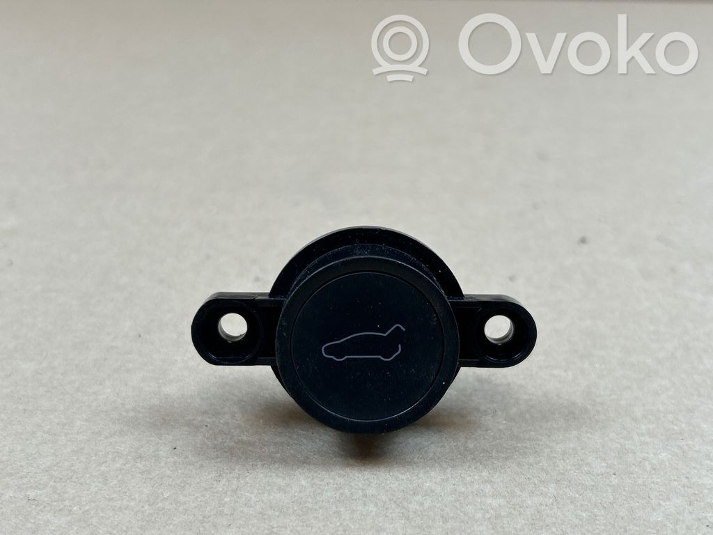 Tesla Model Y Tailgate/boot open switch button 