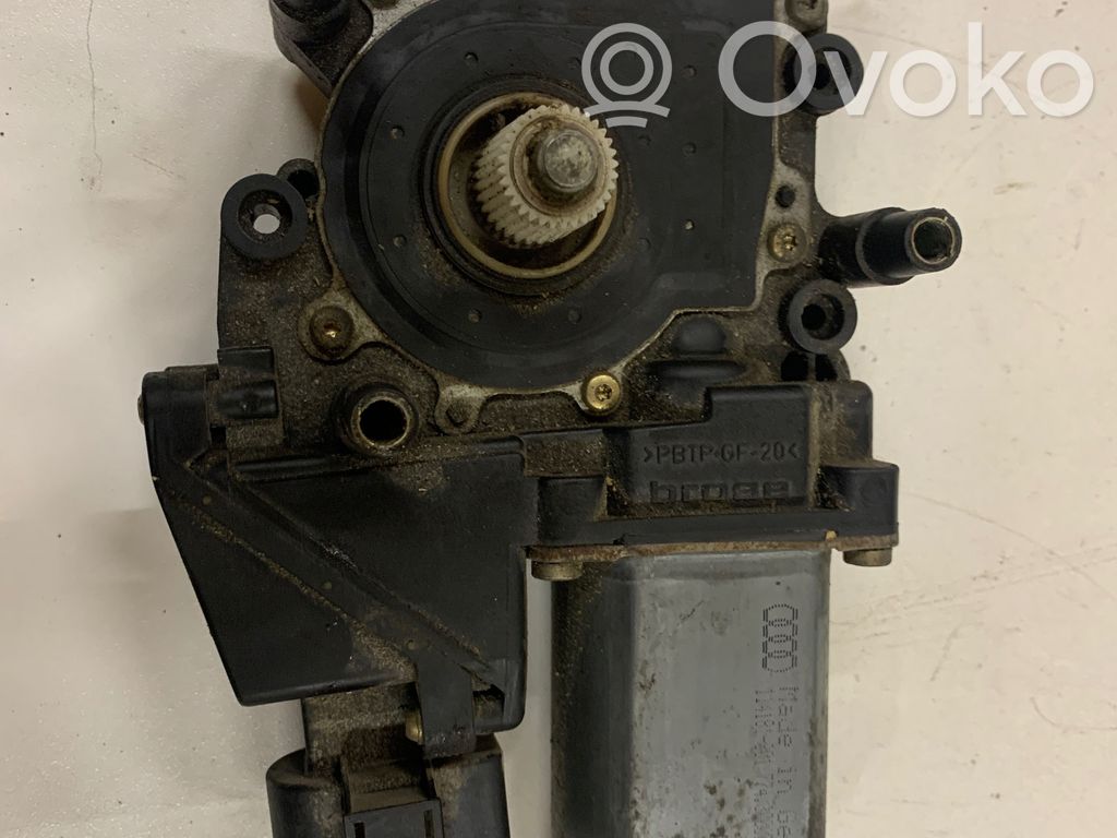 Audi A4 S4 B5 8D Motorino alzacristalli della portiera anteriore 