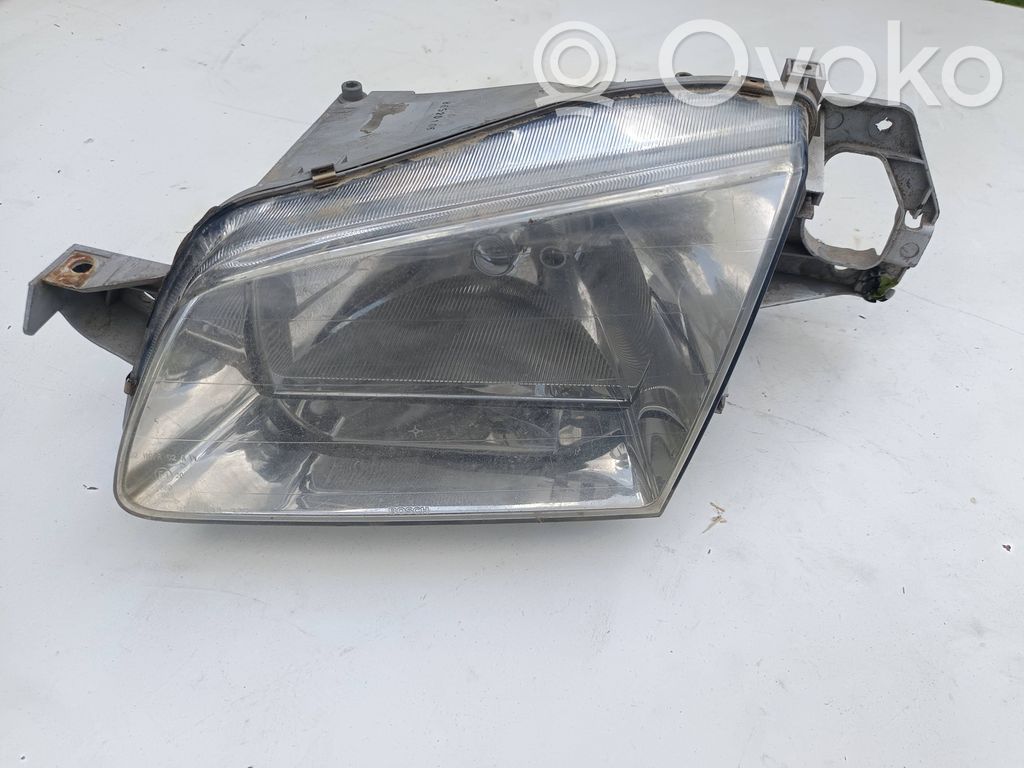 Chrysler Voyager Scheinwerfer 