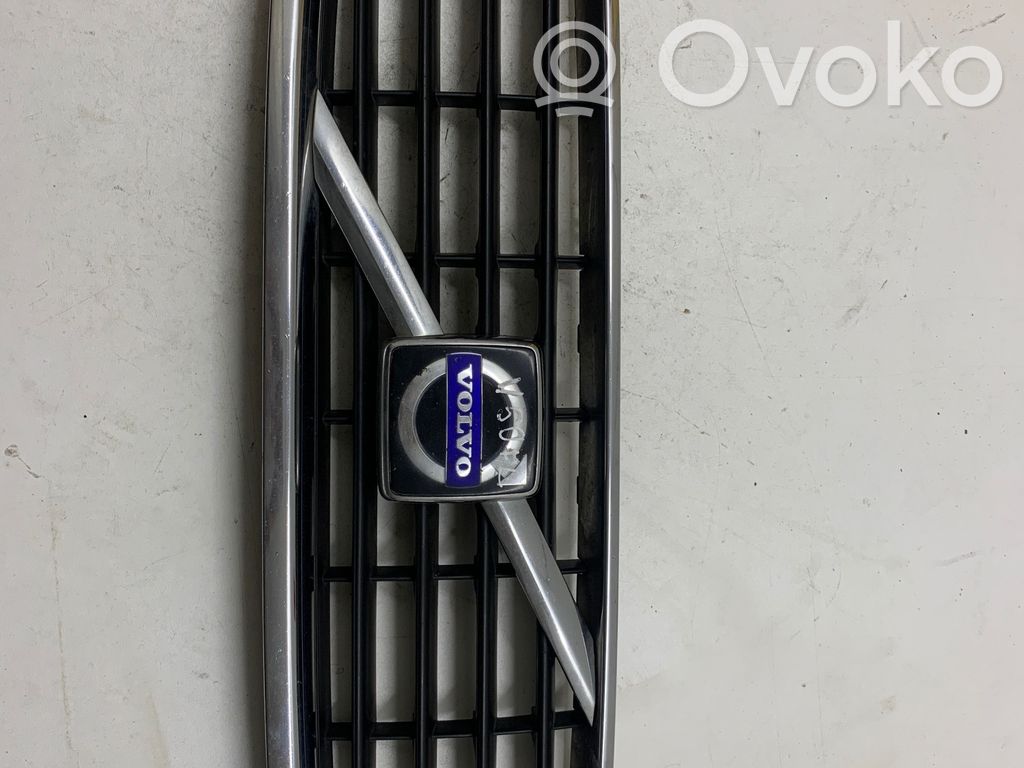Volvo V50 Front bumper upper radiator grill 