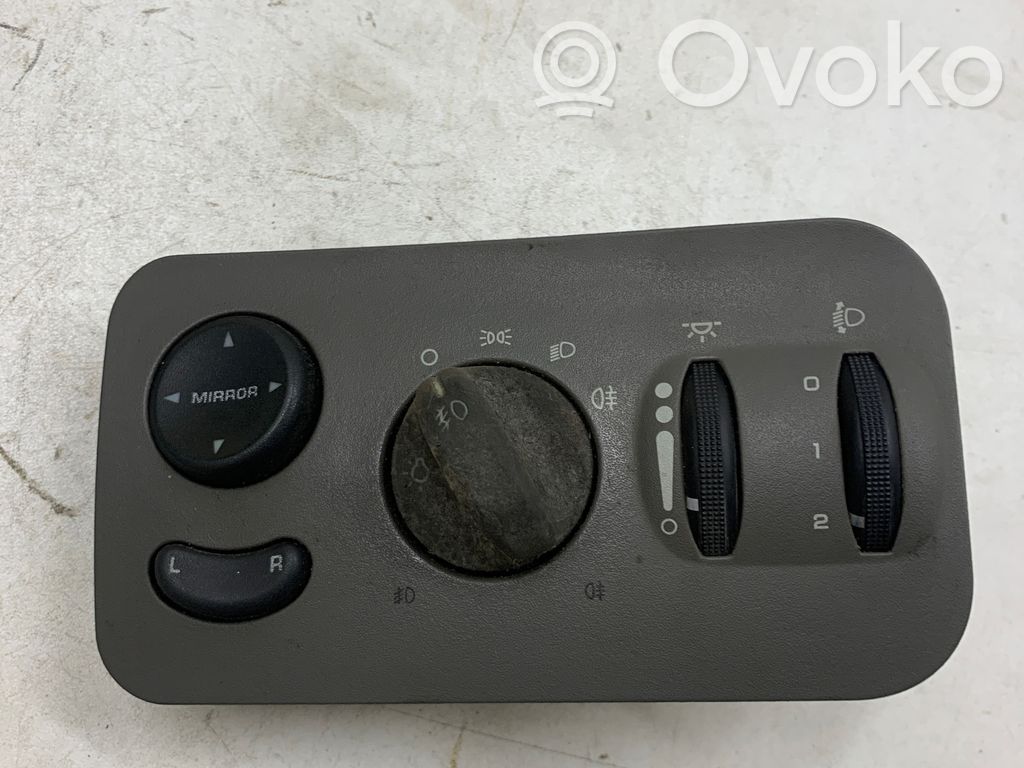 Chrysler Voyager Light switch 
