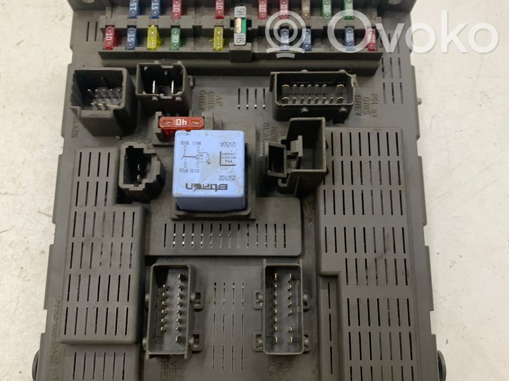 Sulakemoduuli   9637466180,PA6GF30,98162200