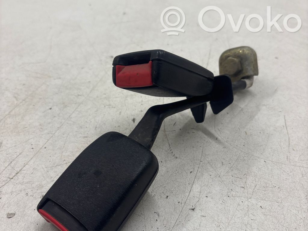 Volkswagen PASSAT B5 Boucle de ceinture de sécurité arrière 
