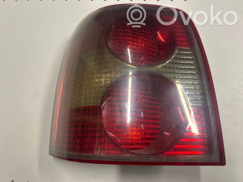 Volkswagen PASSAT B5.5 Lampa tylna 