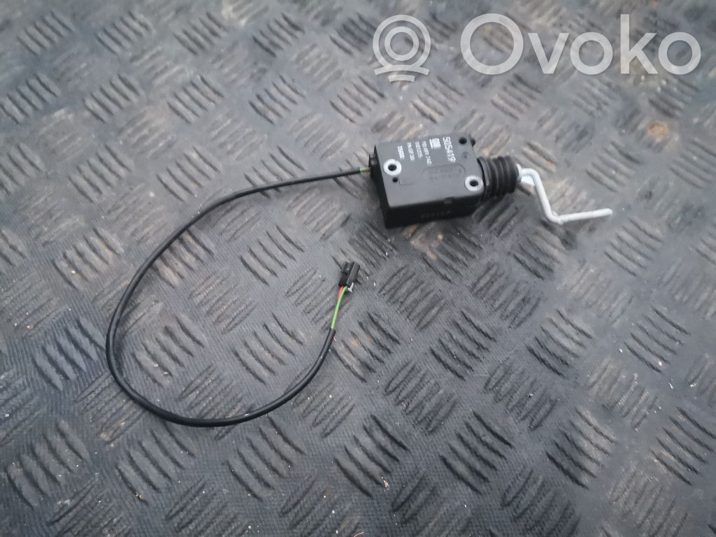 Opel Omega B2 Fuel tank cap lock motor 