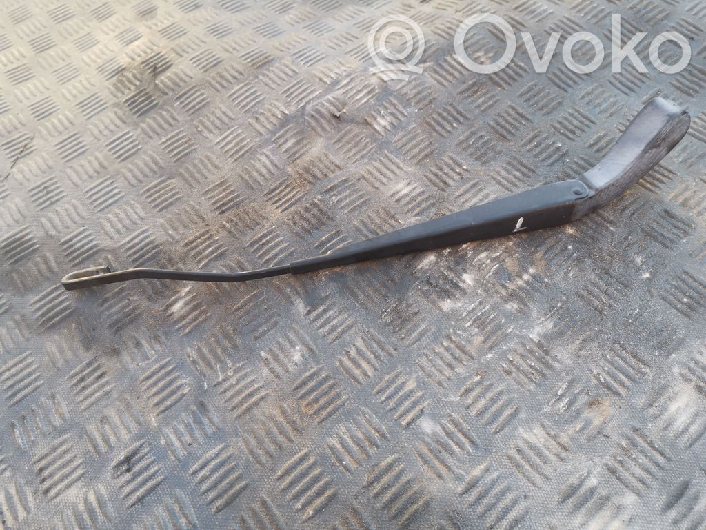 Volvo S80 Front wiper blade arm 