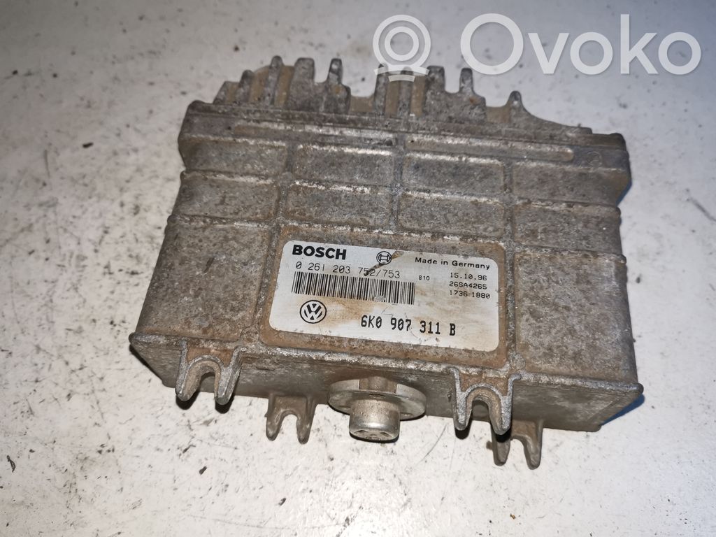 Volkswagen Polo III 6N 6N2 6NF Блок управления двигателя 