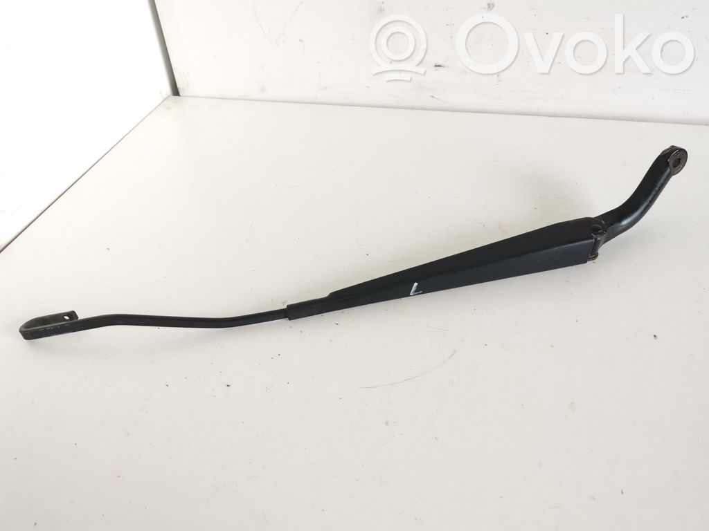 Volvo S80 Front wiper blade arm 