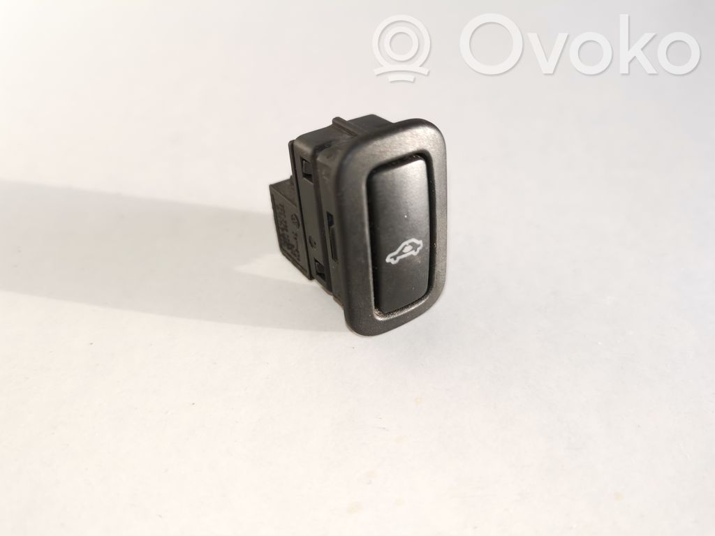 Volkswagen PASSAT B6 Alarm switch 