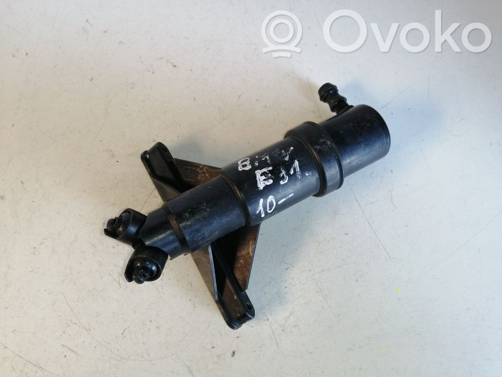 Headlight washer spray nozzle