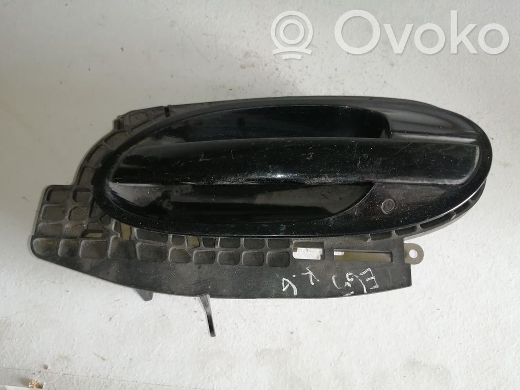 Manecilla externa puerta trasera   70137031