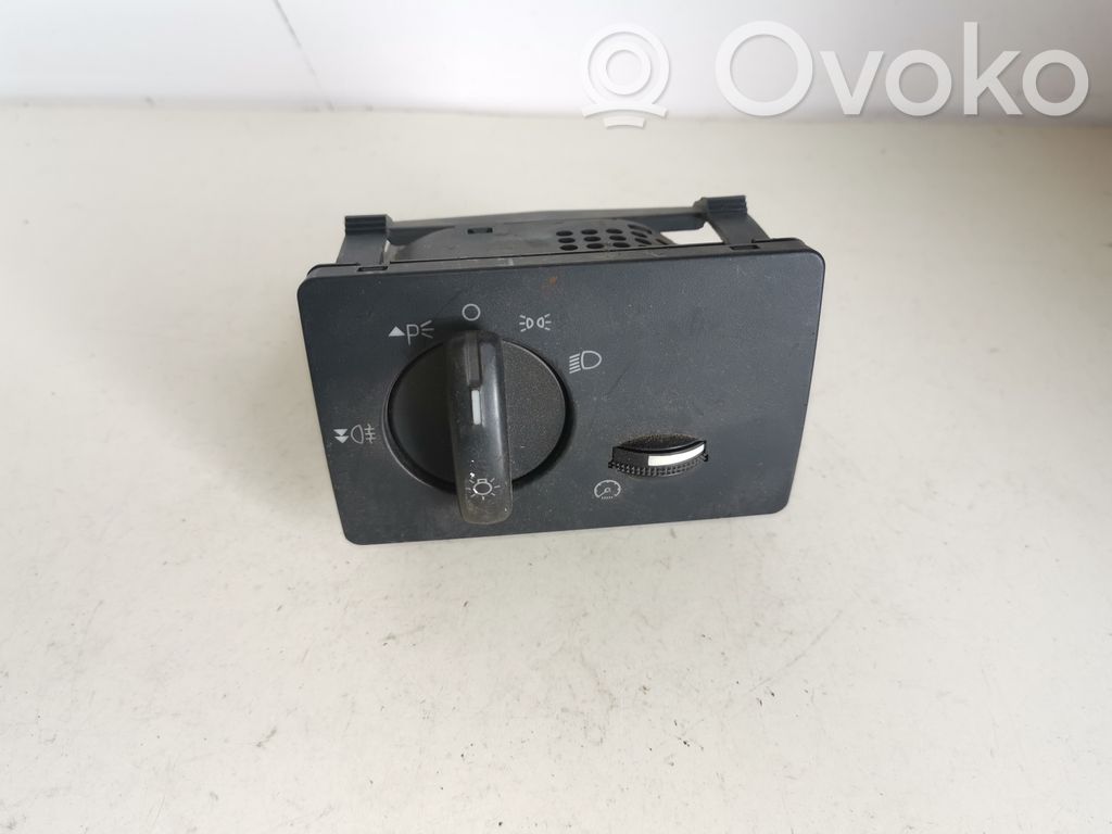 Ford Focus Light switch 