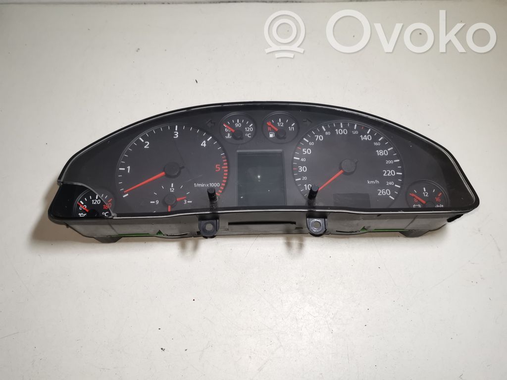 Audi A4 S4 B5 8D Nopeusmittari (mittaristo) 
