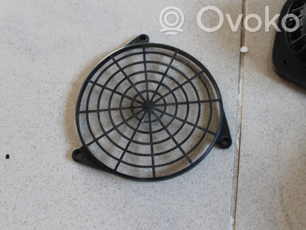 Audi A6 S6 C4 4A Subwoofer-bassoelementin etusäleikkö/lista 