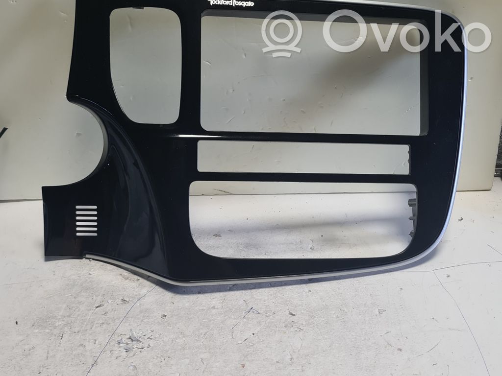 Mitsubishi Outlander Radio/GPS head unit trim 