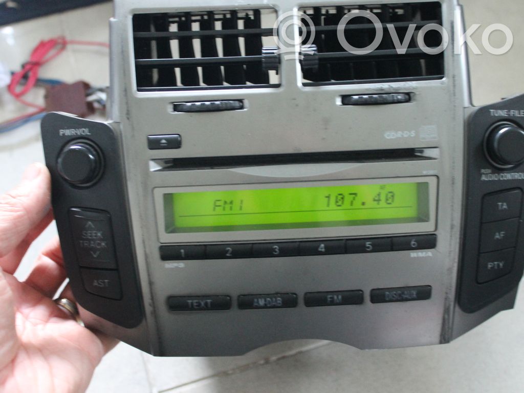 Toyota Yaris Panel / Radioodtwarzacz CD/DVD/GPS 
