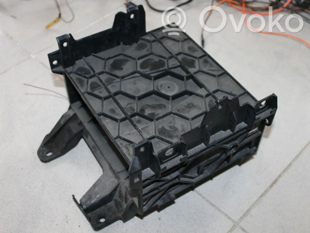 Audi A4 S4 B8 8K Sound amplifier holder/bracket 