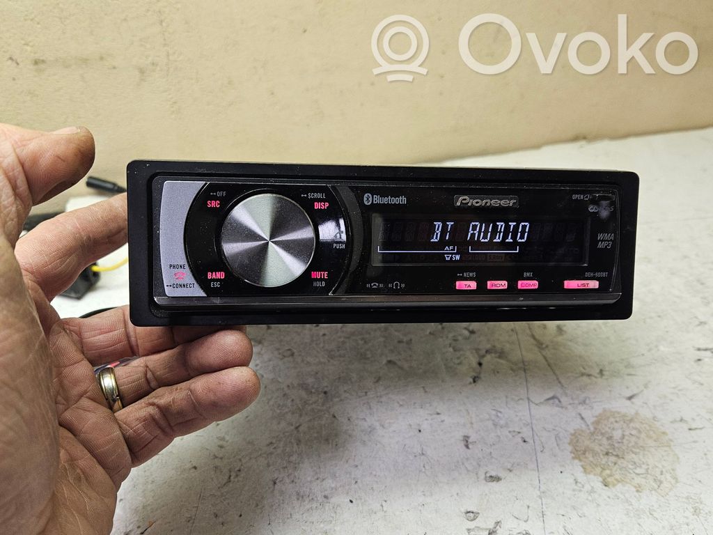 Volkswagen Transporter - Caravelle T5 Radio/CD/DVD/GPS head unit 