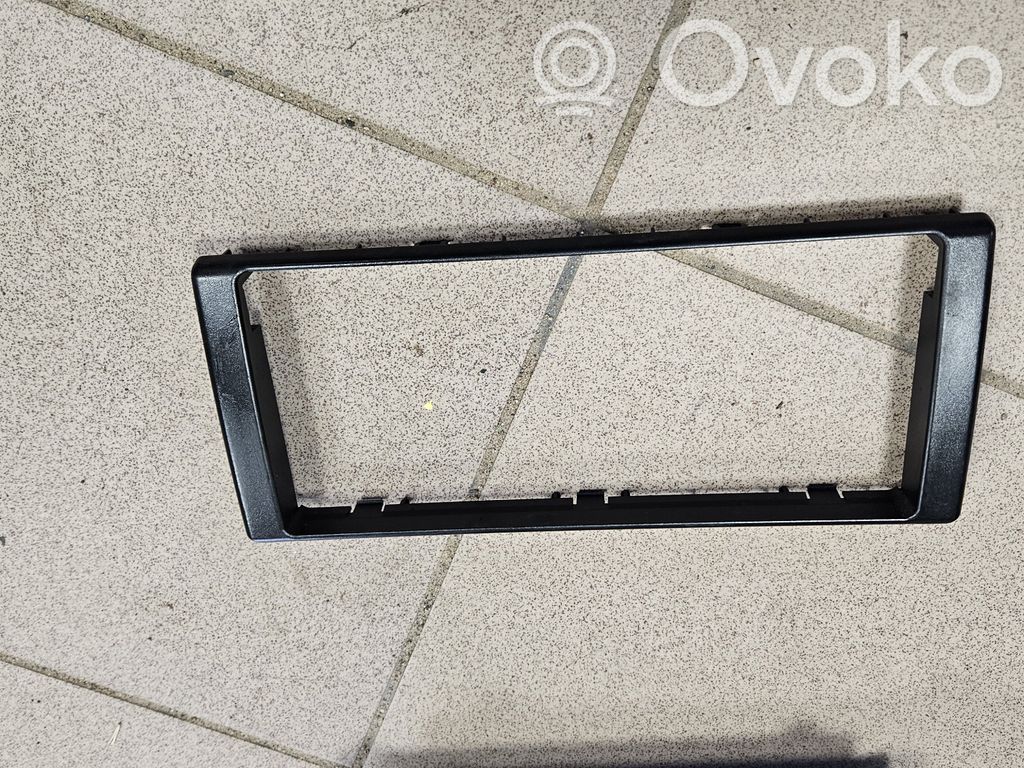 BMW 5 E39 Verkleidung Radio / Navigation 