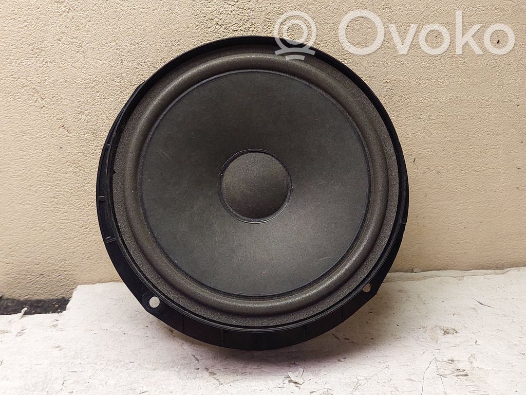 Volkswagen PASSAT B7 Rear door speaker 