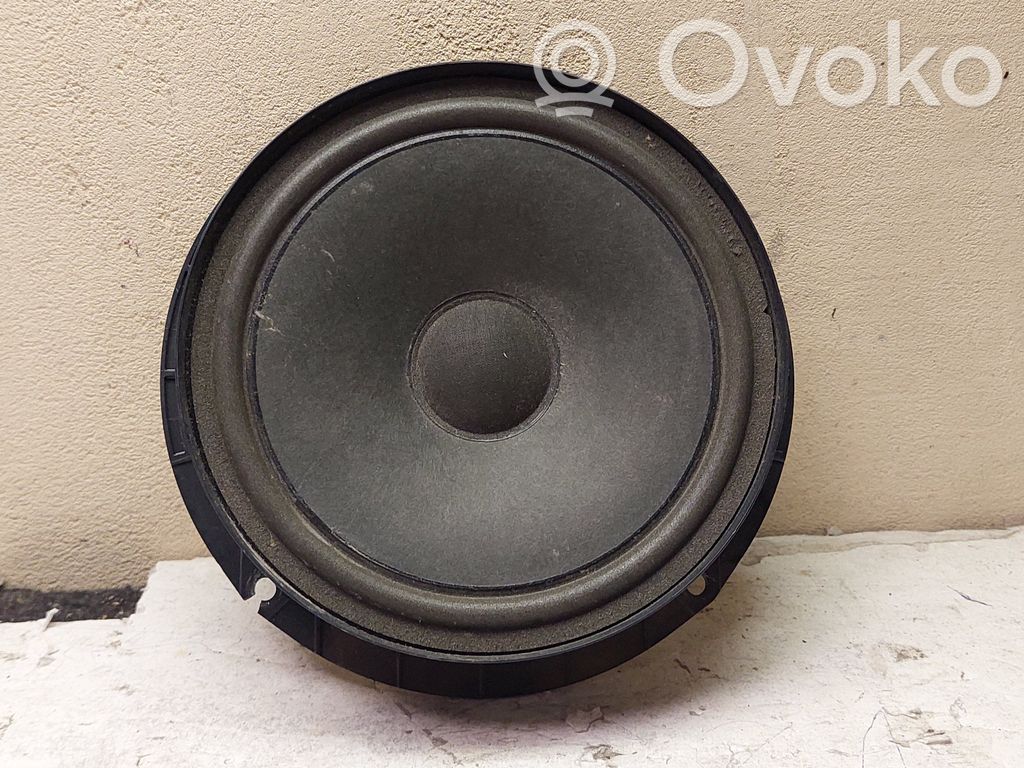 Volkswagen PASSAT B7 Rear door speaker 