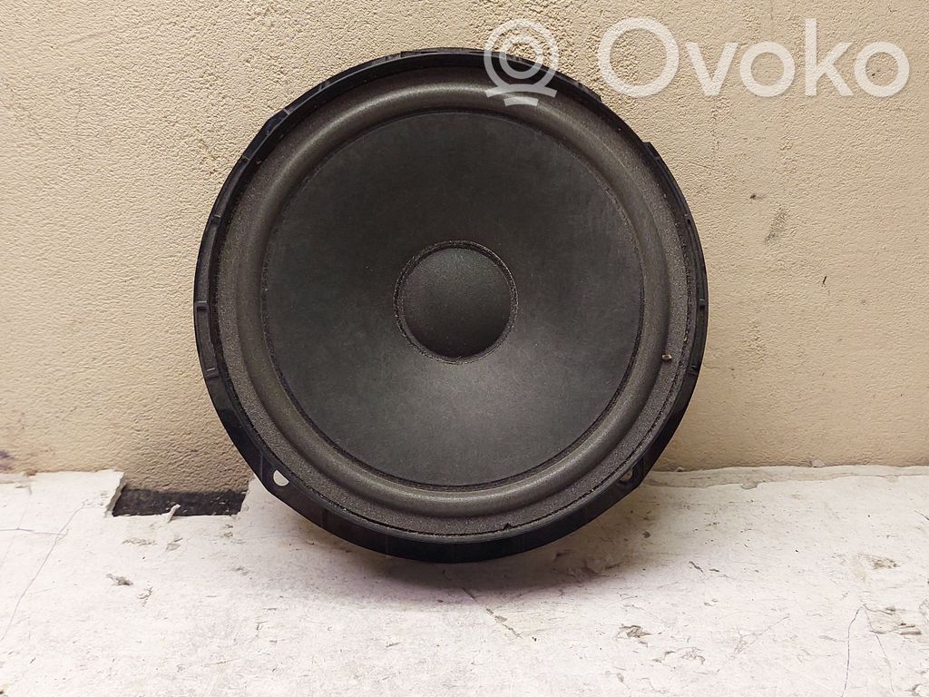 Volkswagen PASSAT B7 Rear door speaker 