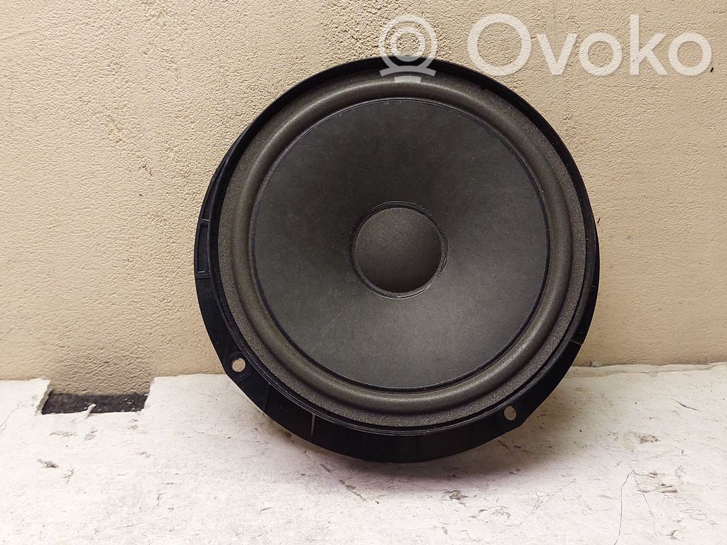 Volkswagen PASSAT B7 Rear door speaker 