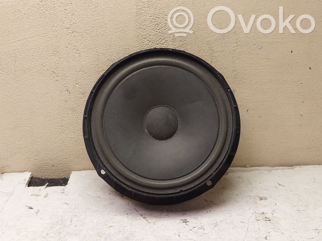 Volkswagen PASSAT B7 Rear door speaker 