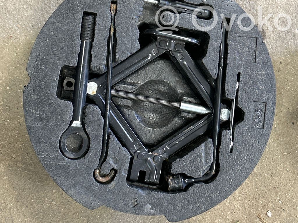 Hyundai i30 Lift Jack 