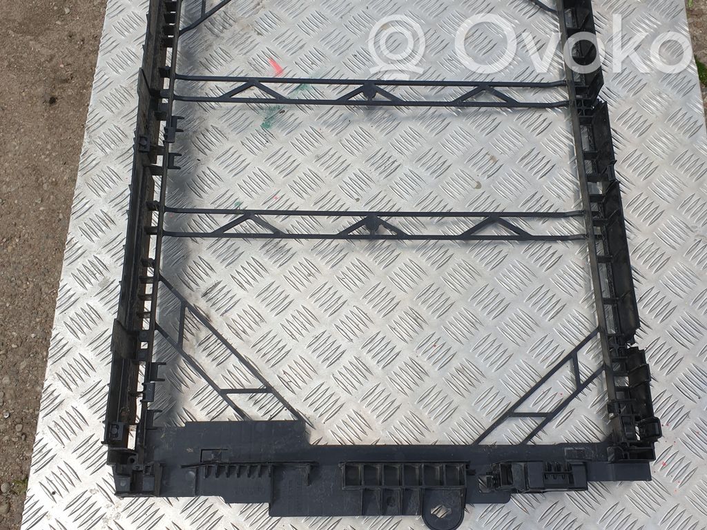 Volvo V60 Laikiklis radiatorių panelės (televizoriaus) 