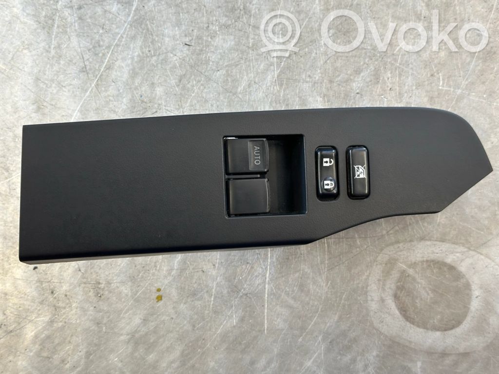 Toyota Auris E180 Interruptor del elevalunas eléctrico 