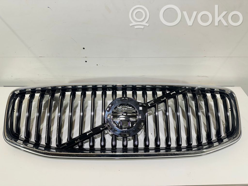 Volvo XC60 Maskownica / Grill / Atrapa górna chłodnicy 
