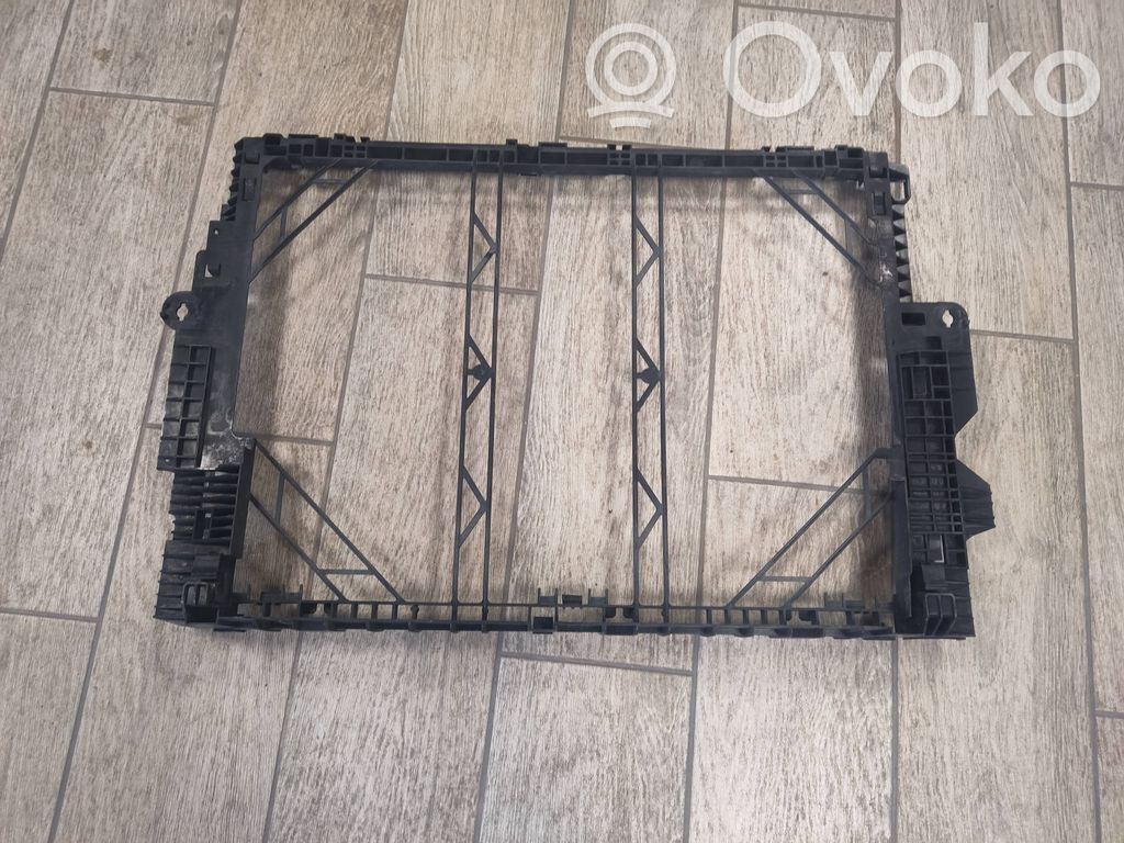 Volvo V60 Laikiklis radiatorių panelės (televizoriaus) 