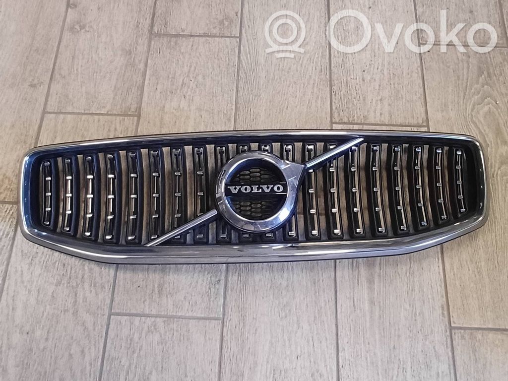 Volvo V60 Maskownica / Grill / Atrapa górna chłodnicy 