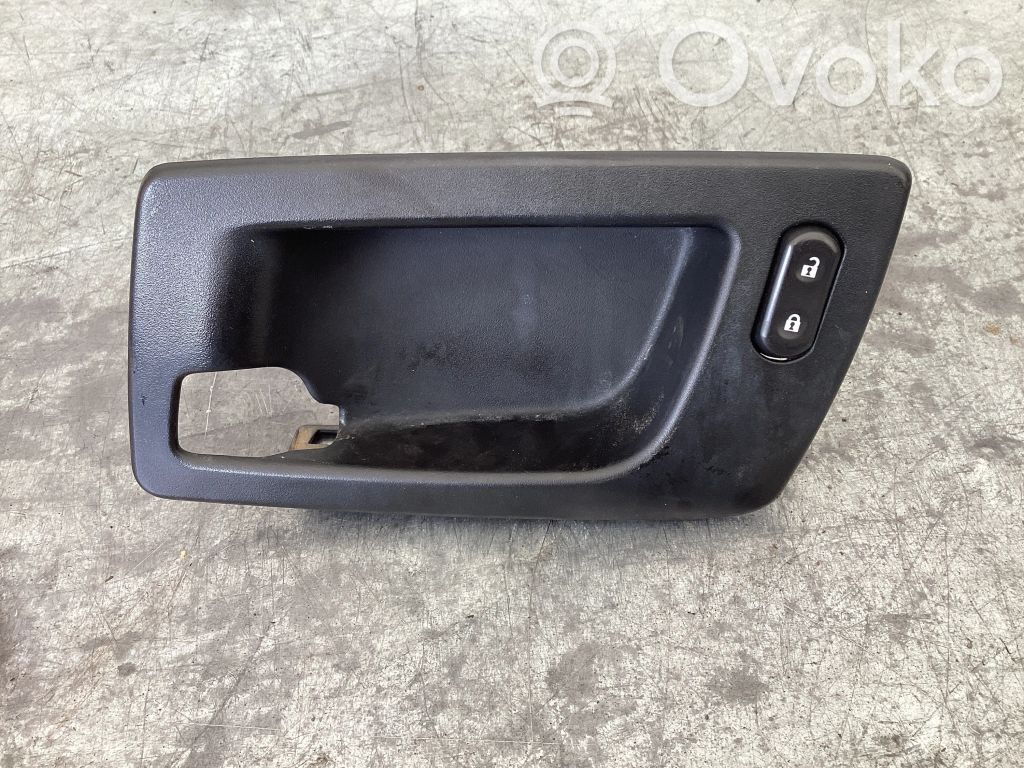 Cadillac CTS Front door handle cover 