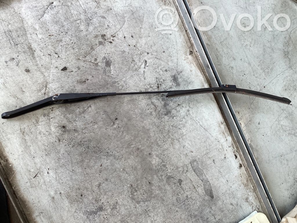 Ford Focus Front wiper blade arm 