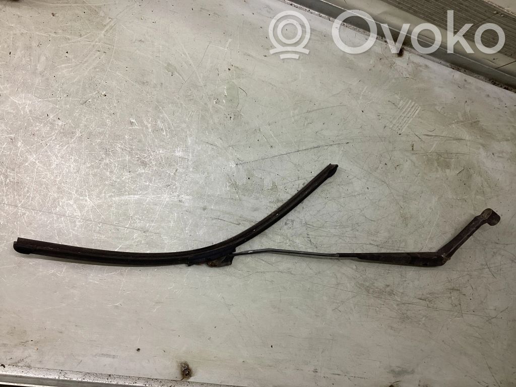 Subaru Legacy Wischerarm vorne 