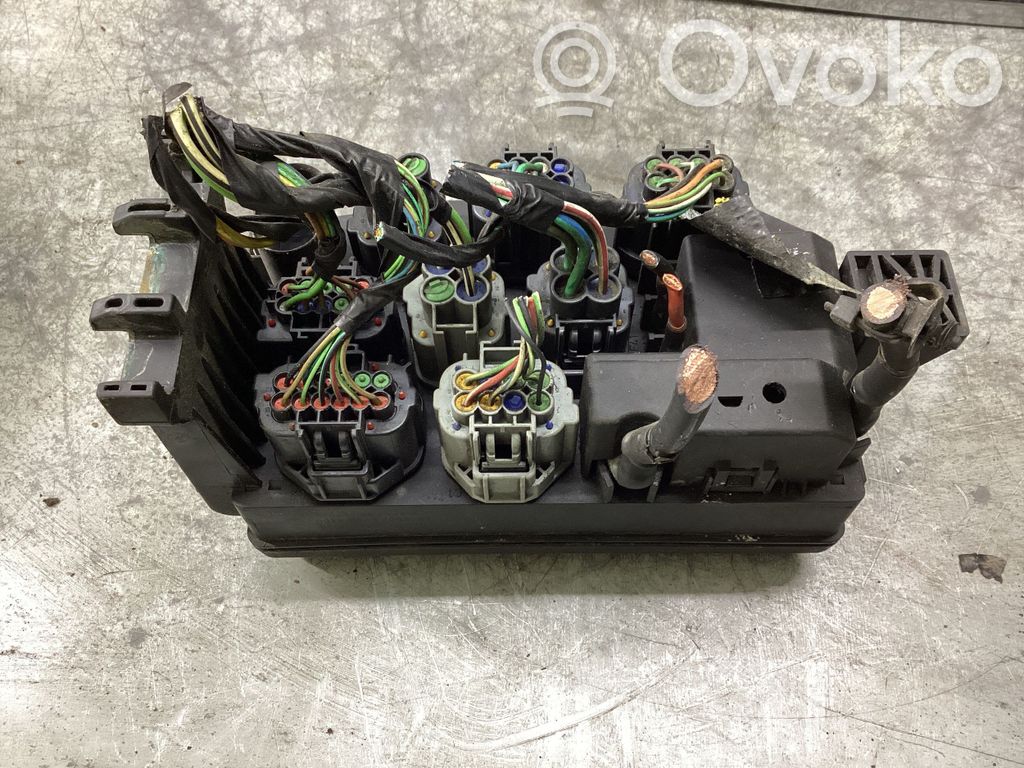 Jaguar X-Type Fuse module 