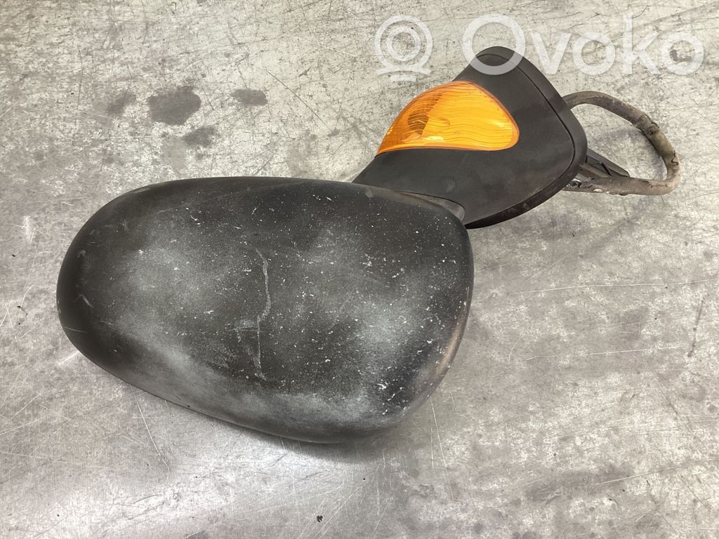 Renault Modus Front door electric wing mirror 