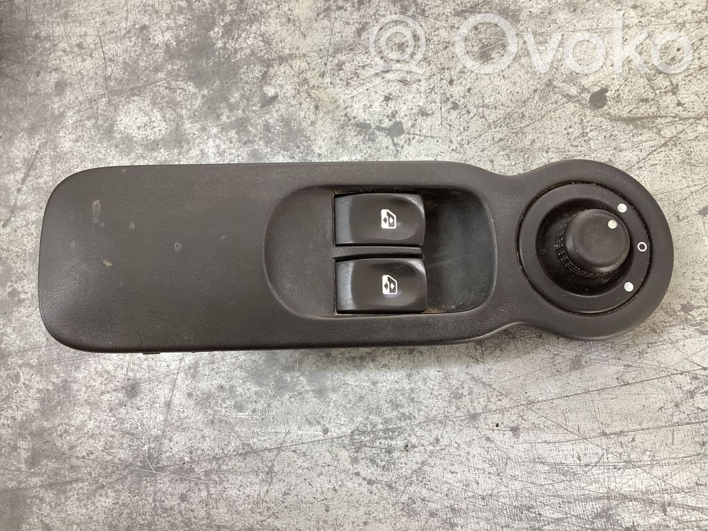 Renault Modus Electric window control switch 