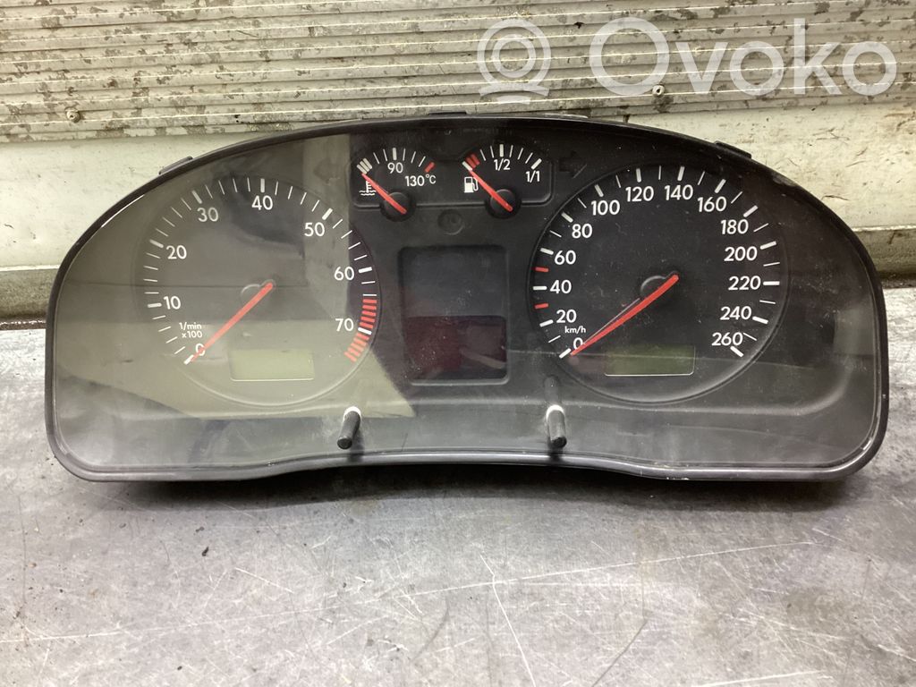 Volkswagen PASSAT B5 Vitezometru (grup de instrumente) 