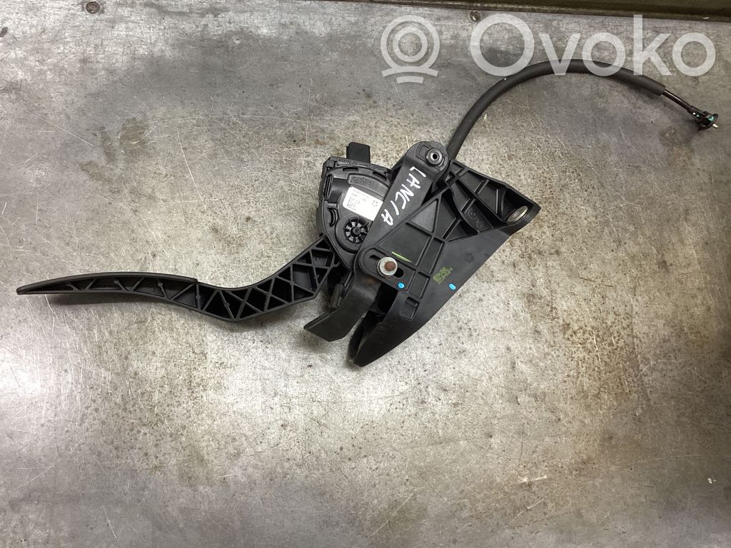 Lancia Thema Gaspedal 