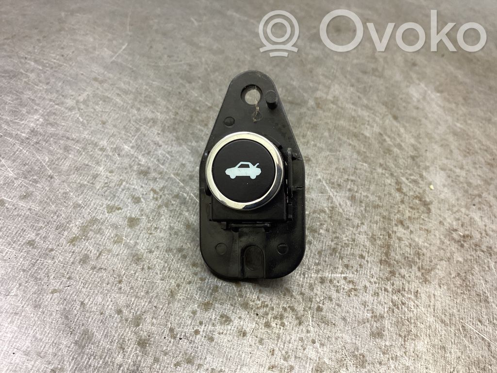 Lancia Thema Tailgate opening switch 