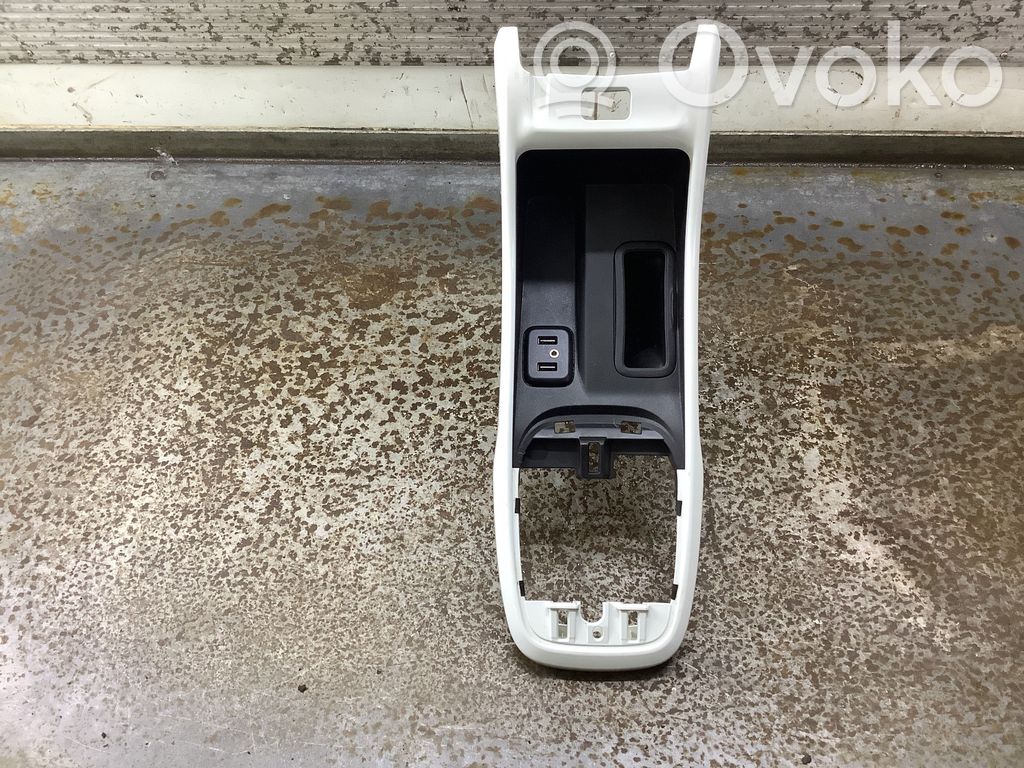 Chevrolet Bolt Pavarų perjungimo svirties apdaila (plastikinė) 