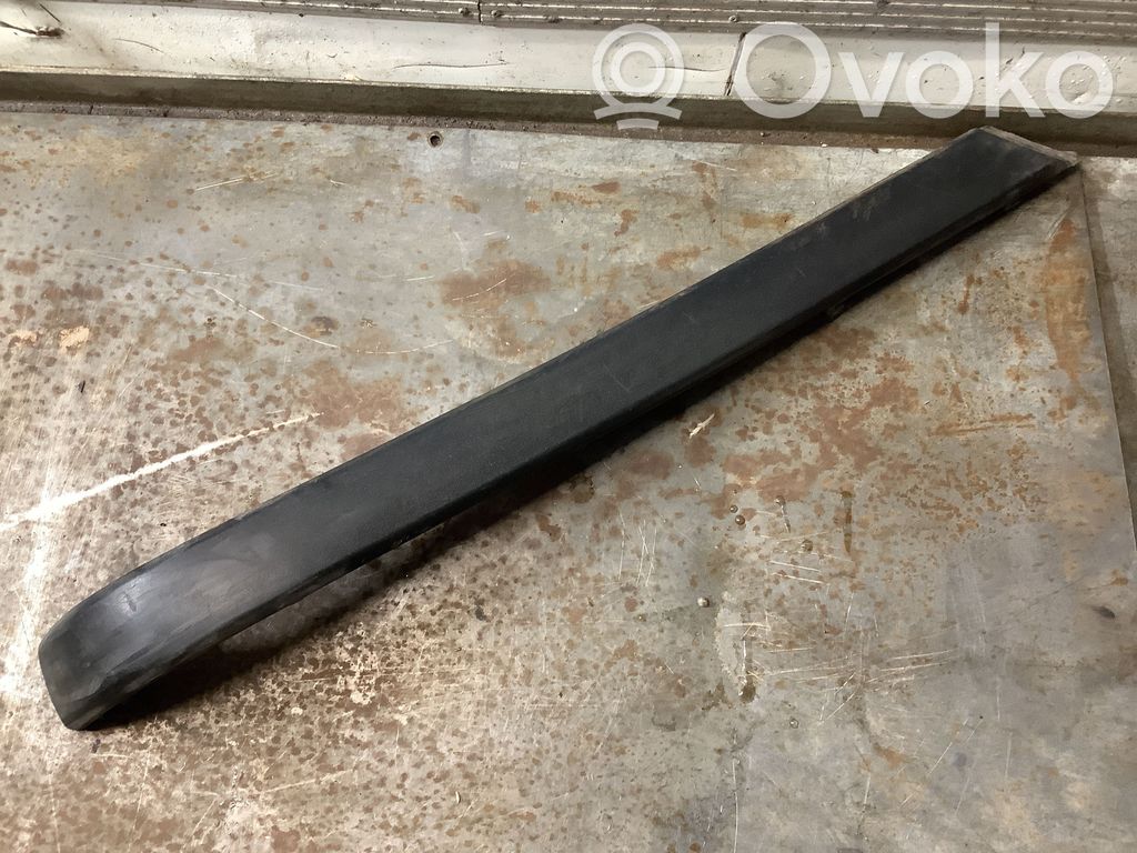 BMW 3 E30 Takapuskurin koristemuotolista 